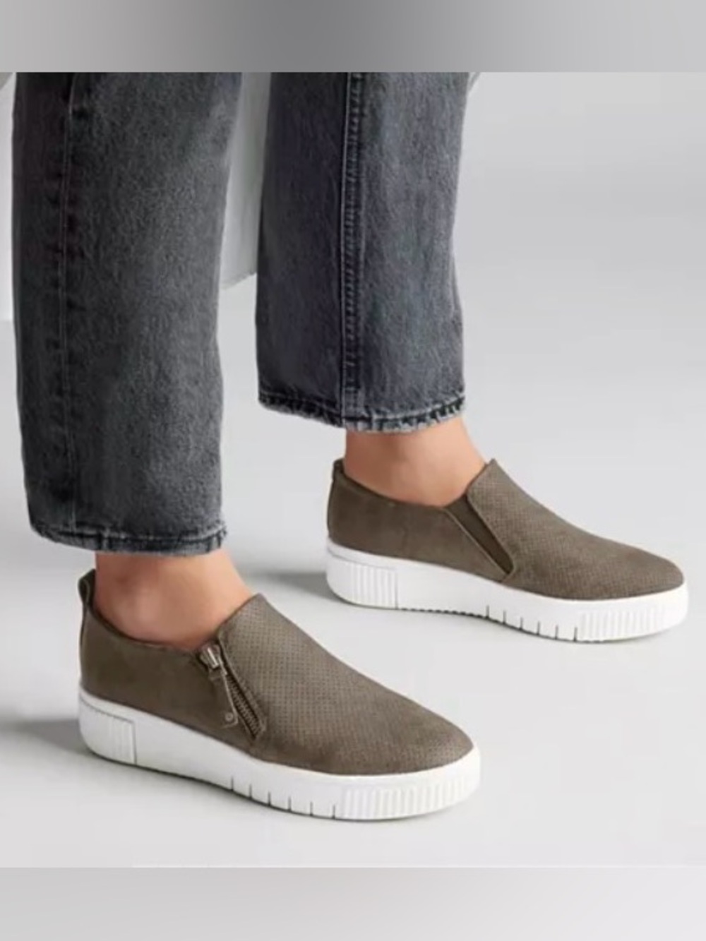 SOUL Naturalizer Turner Slip-On Sneaker - Size 8.5